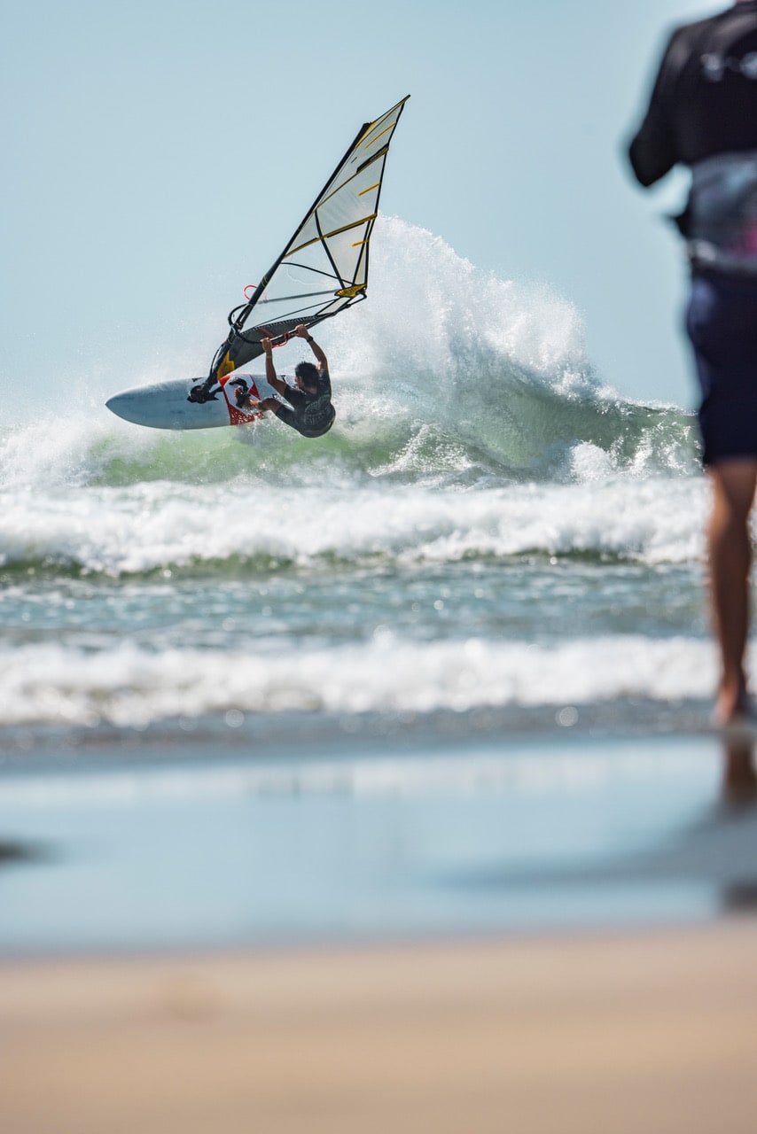 Vogue Gold Y31 action 1